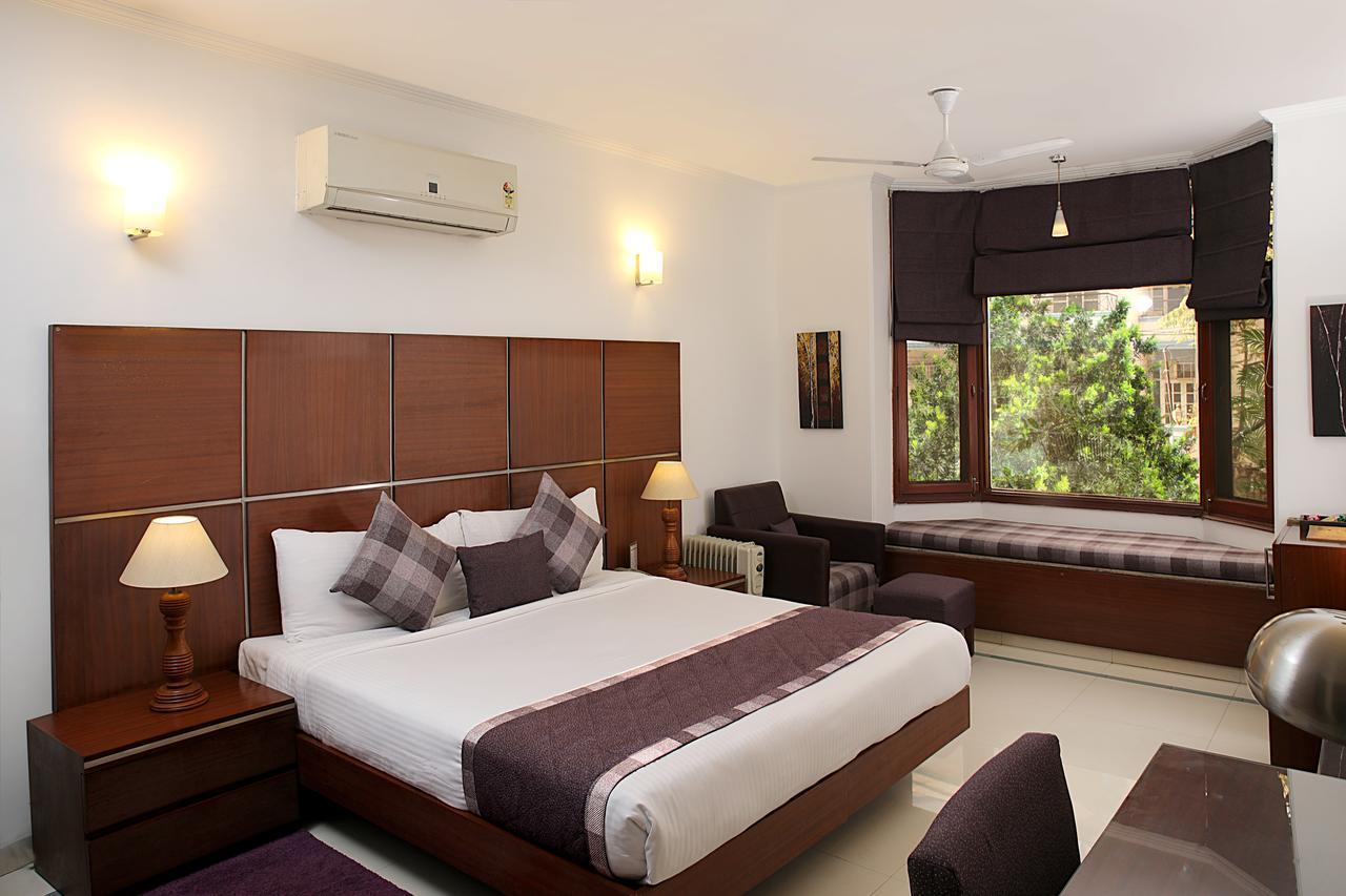 Ahuja Residency Dlf Phase 2 Otel Gurgaon Dış mekan fotoğraf